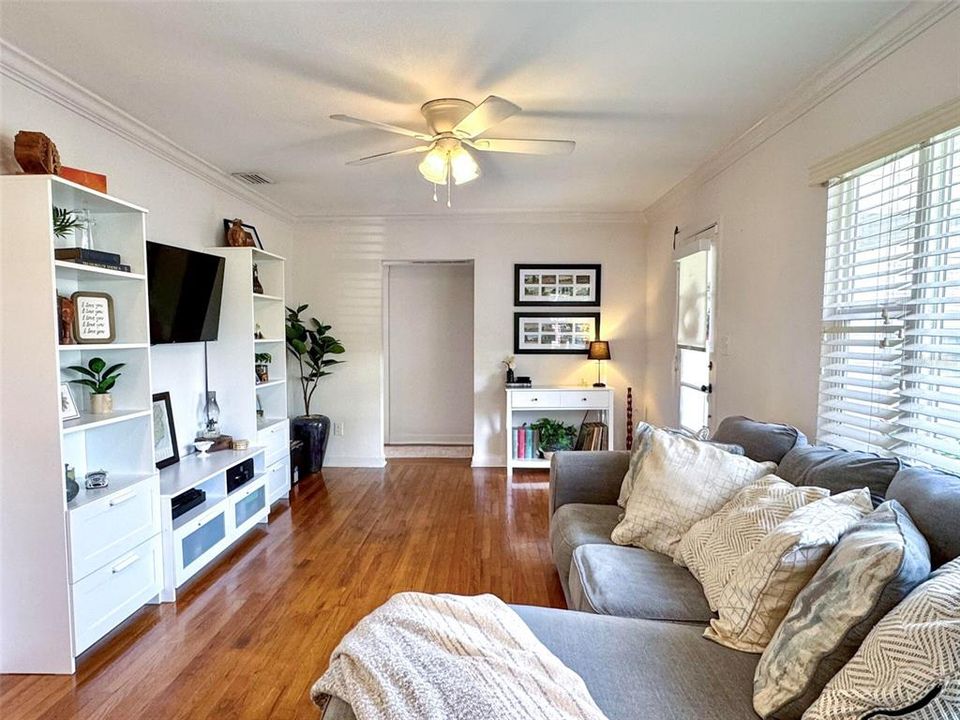 Activo con contrato: $339,000 (3 camas, 2 baños, 1295 Pies cuadrados)