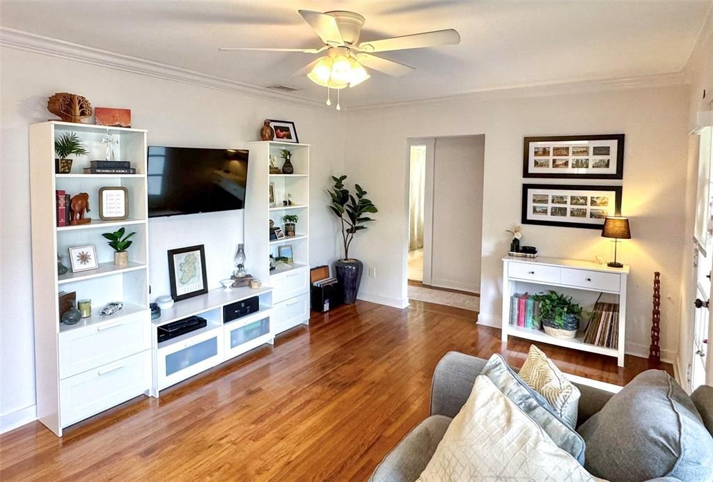 Activo con contrato: $339,000 (3 camas, 2 baños, 1295 Pies cuadrados)