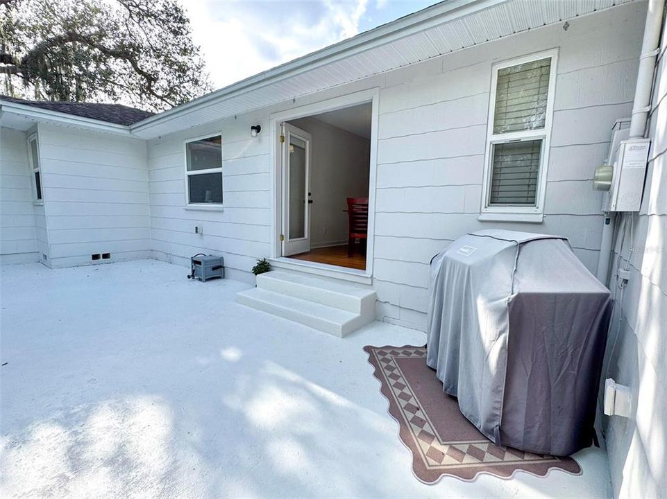 Activo con contrato: $339,000 (3 camas, 2 baños, 1295 Pies cuadrados)