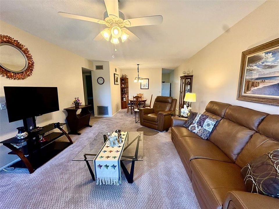 For Sale: $135,000 (2 beds, 1 baths, 1100 Square Feet)