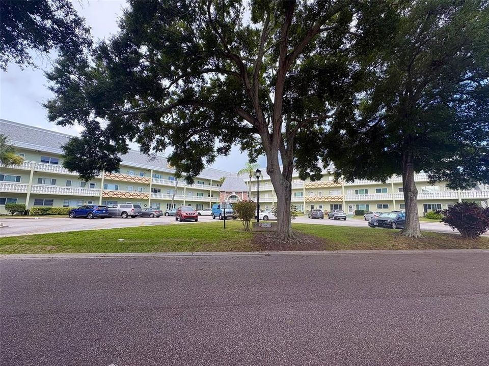For Sale: $135,000 (2 beds, 1 baths, 1100 Square Feet)