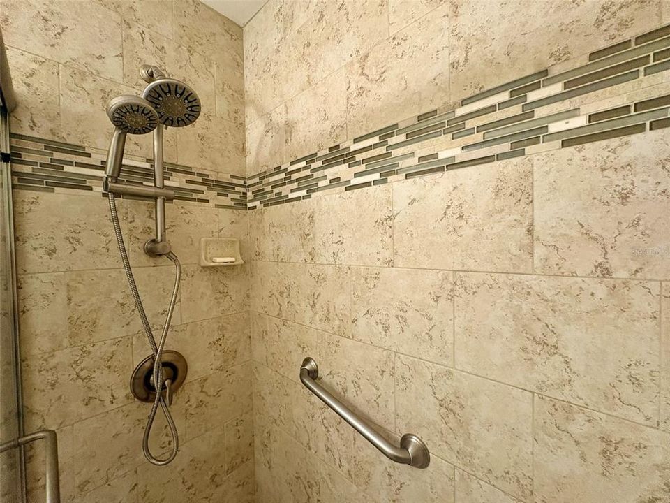 For Sale: $135,000 (2 beds, 1 baths, 1100 Square Feet)