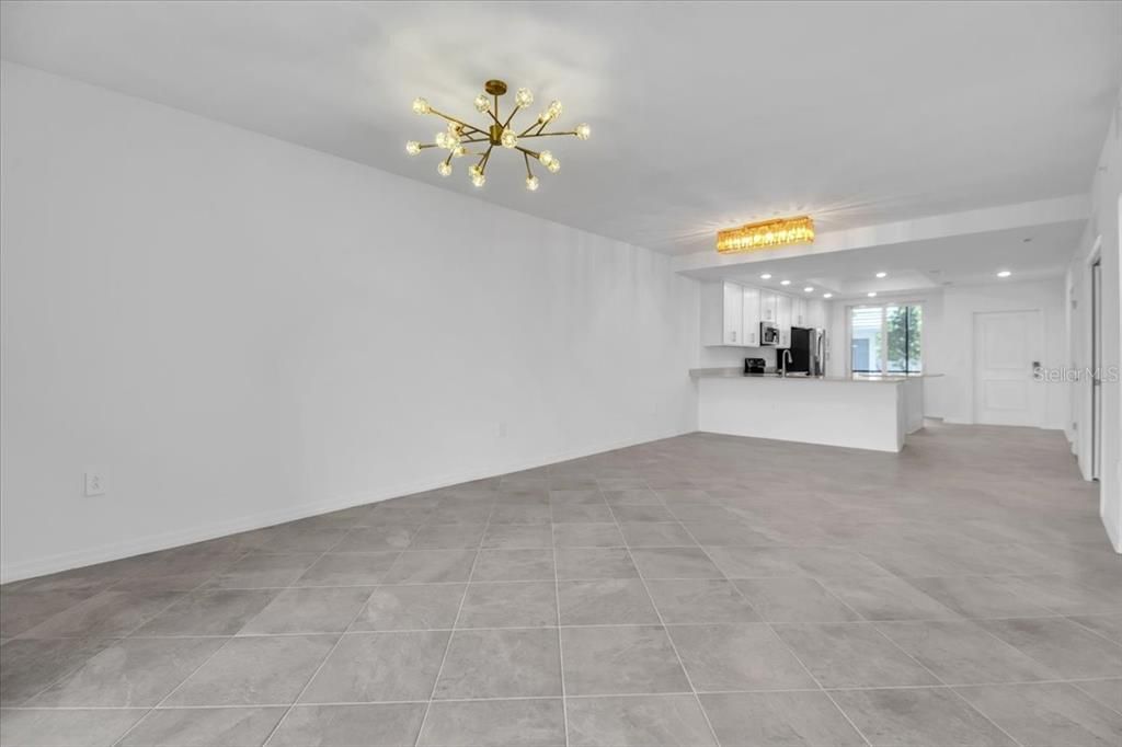В аренду: $2,395 (2 спален, 2 ванн, 1366 Квадратных фут)