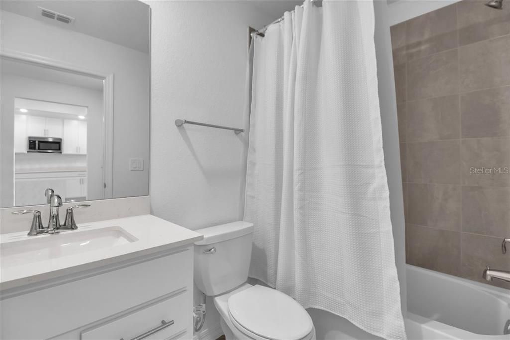 В аренду: $2,395 (2 спален, 2 ванн, 1366 Квадратных фут)