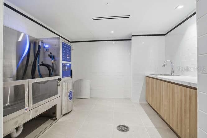 Active With Contract: $3,400,000 (4 beds, 4 baths, 3370 Square Feet)