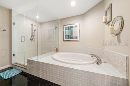 En Venta: $2,200,000 (2 camas, 2 baños, 1972 Pies cuadrados)