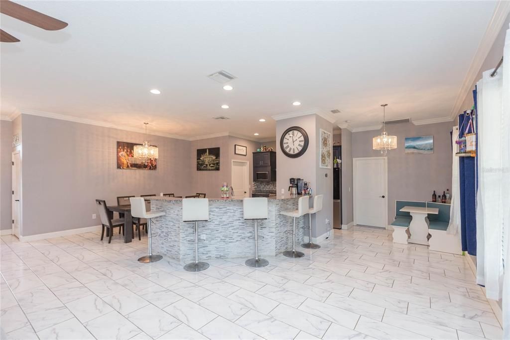 En Venta: $645,000 (4 camas, 3 baños, 2587 Pies cuadrados)