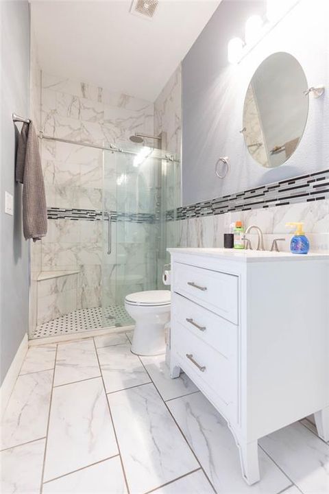 En Venta: $645,000 (4 camas, 3 baños, 2587 Pies cuadrados)