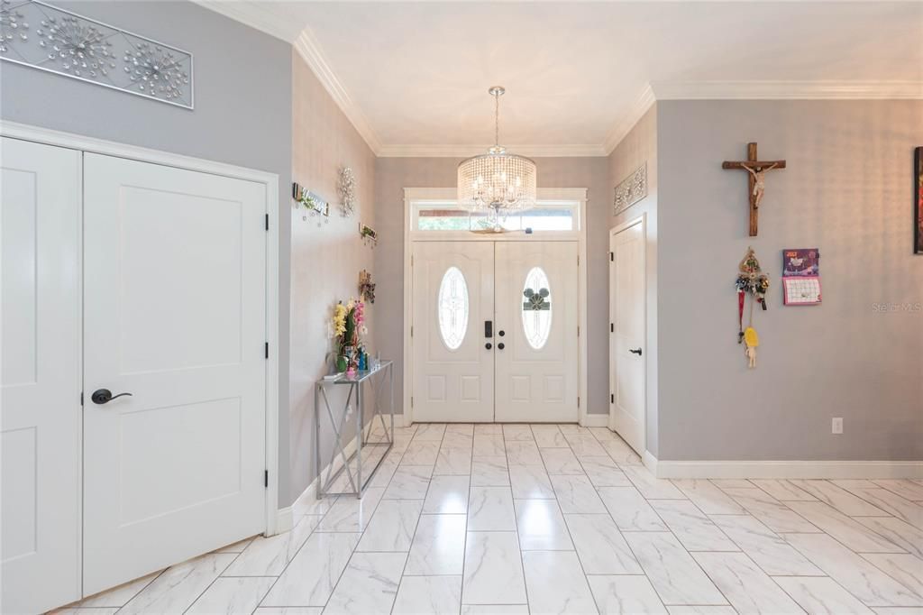 En Venta: $645,000 (4 camas, 3 baños, 2587 Pies cuadrados)
