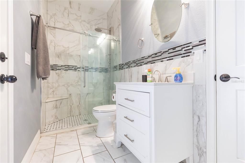 En Venta: $645,000 (4 camas, 3 baños, 2587 Pies cuadrados)