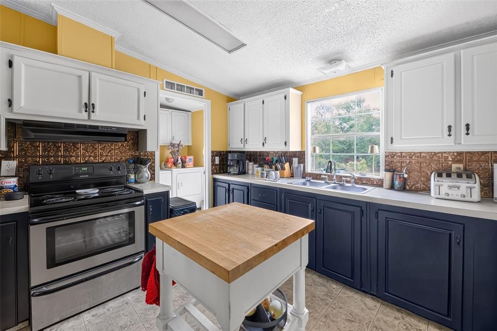 На продажу: $135,000 (3 спален, 2 ванн, 1726 Квадратных фут)