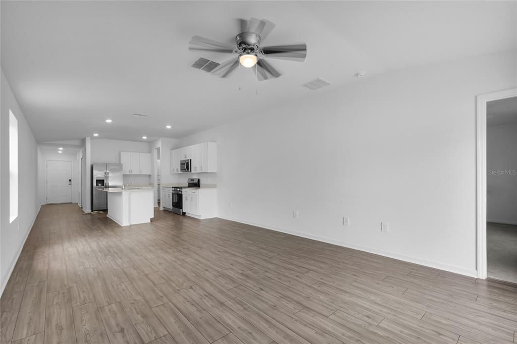 В аренду: $1,895 (3 спален, 2 ванн, 1430 Квадратных фут)