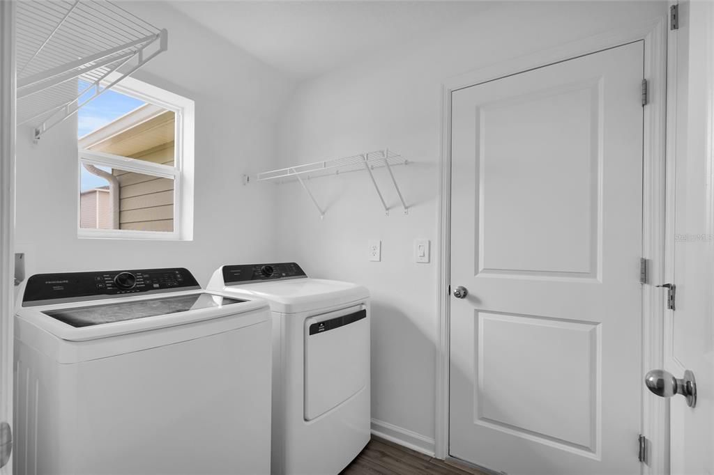 В аренду: $1,895 (3 спален, 2 ванн, 1430 Квадратных фут)