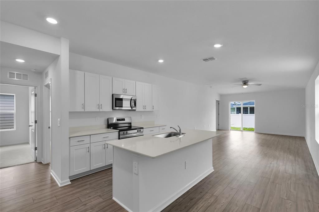 В аренду: $1,895 (3 спален, 2 ванн, 1430 Квадратных фут)