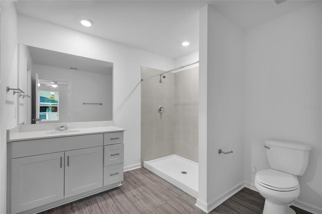 В аренду: $1,895 (3 спален, 2 ванн, 1430 Квадратных фут)