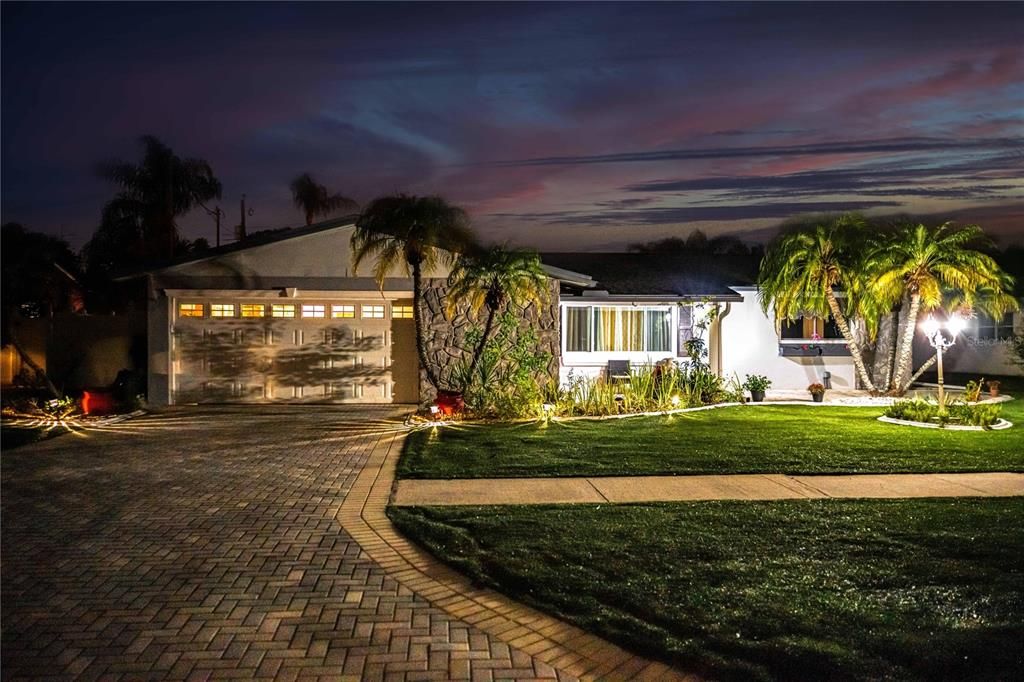 For Sale: $684,000 (5 beds, 2 baths, 1808 Square Feet)