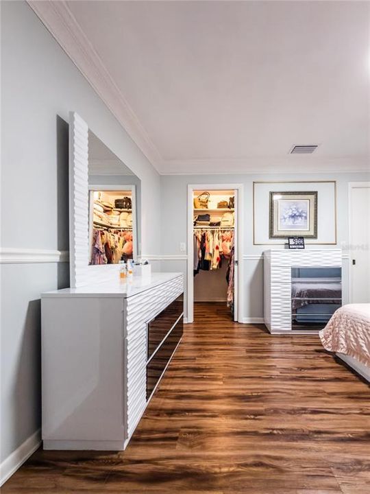 For Sale: $684,000 (5 beds, 2 baths, 1808 Square Feet)