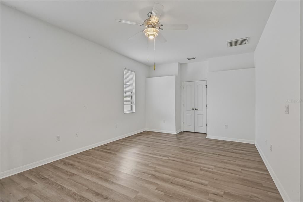 For Sale: $350,000 (3 beds, 2 baths, 1996 Square Feet)