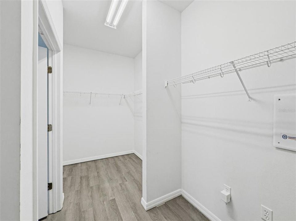 For Sale: $350,000 (3 beds, 2 baths, 1996 Square Feet)