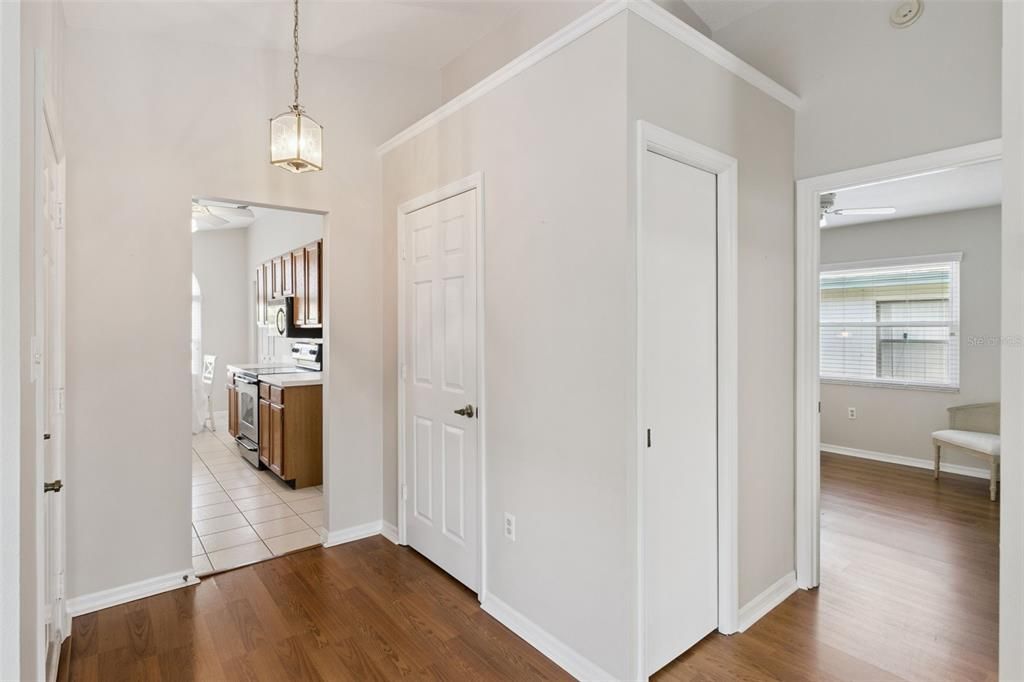 For Sale: $229,000 (2 beds, 2 baths, 1112 Square Feet)