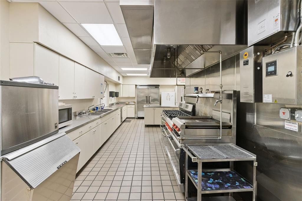 For Sale: $229,000 (2 beds, 2 baths, 1112 Square Feet)