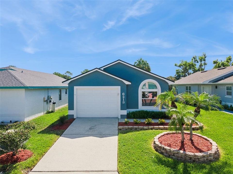 For Sale: $229,000 (2 beds, 2 baths, 1112 Square Feet)
