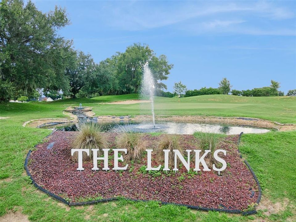 For Sale: $229,000 (2 beds, 2 baths, 1112 Square Feet)