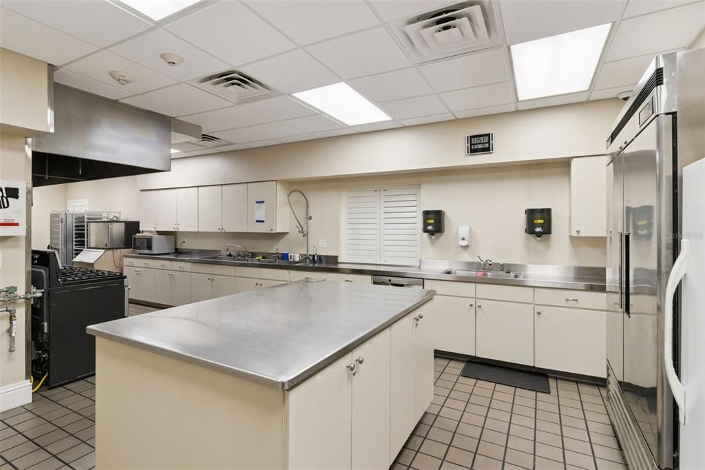 For Sale: $229,000 (2 beds, 2 baths, 1112 Square Feet)
