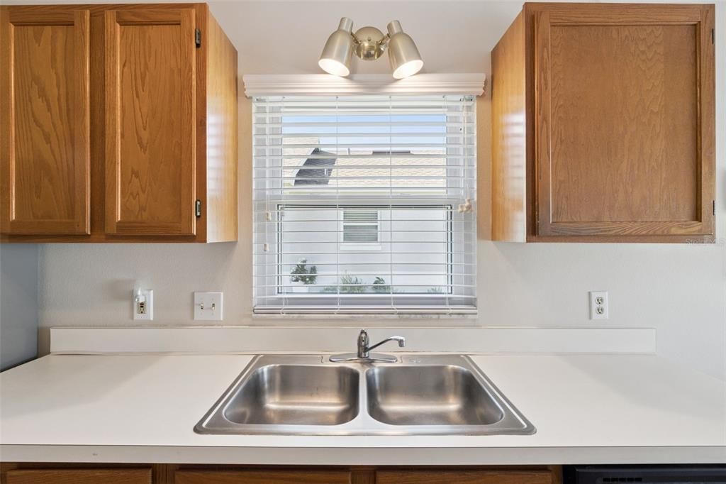 For Sale: $229,000 (2 beds, 2 baths, 1112 Square Feet)