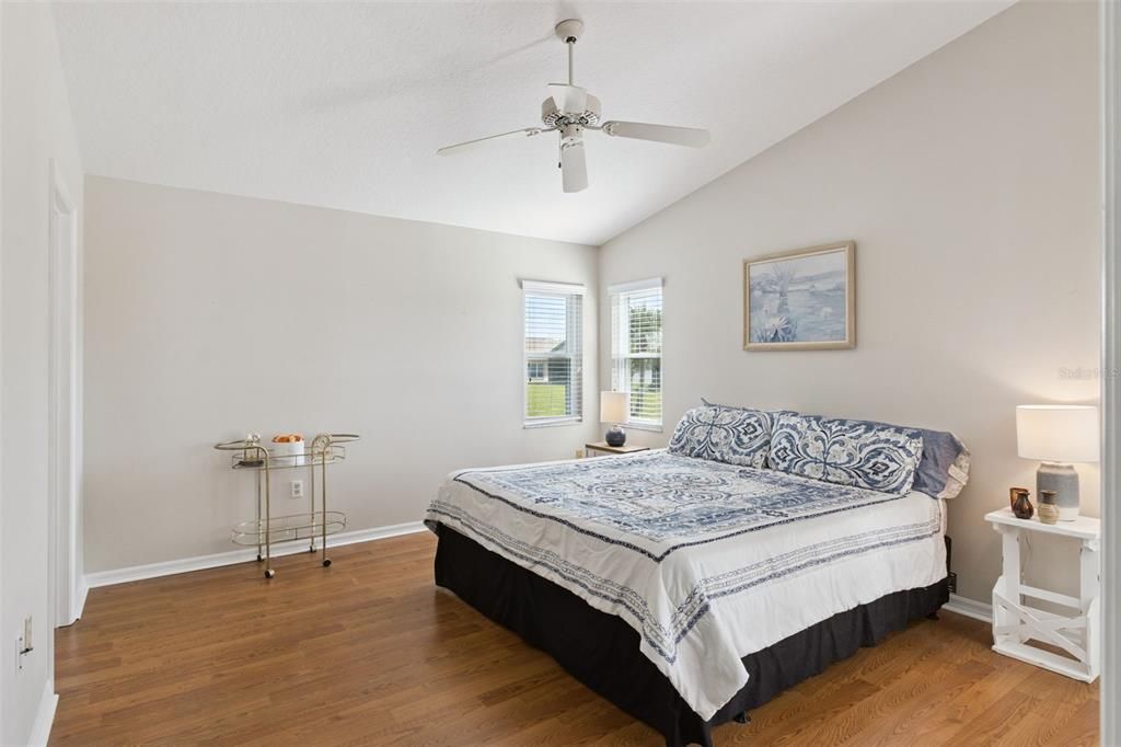 For Sale: $229,000 (2 beds, 2 baths, 1112 Square Feet)