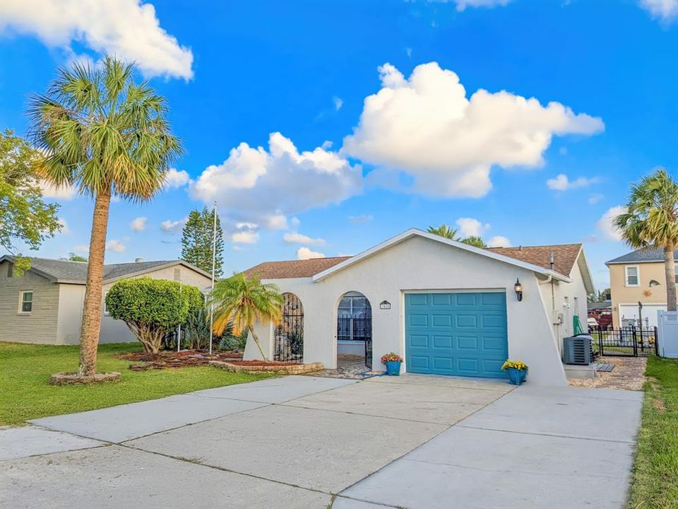 Recently Sold: $213,000 (2 beds, 2 baths, 1082 Square Feet)