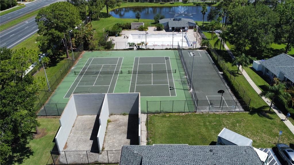 For Sale: $150,000 (2 beds, 2 baths, 963 Square Feet)