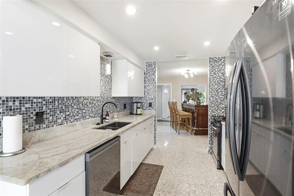 На продажу: $495,000 (3 спален, 2 ванн, 1980 Квадратных фут)