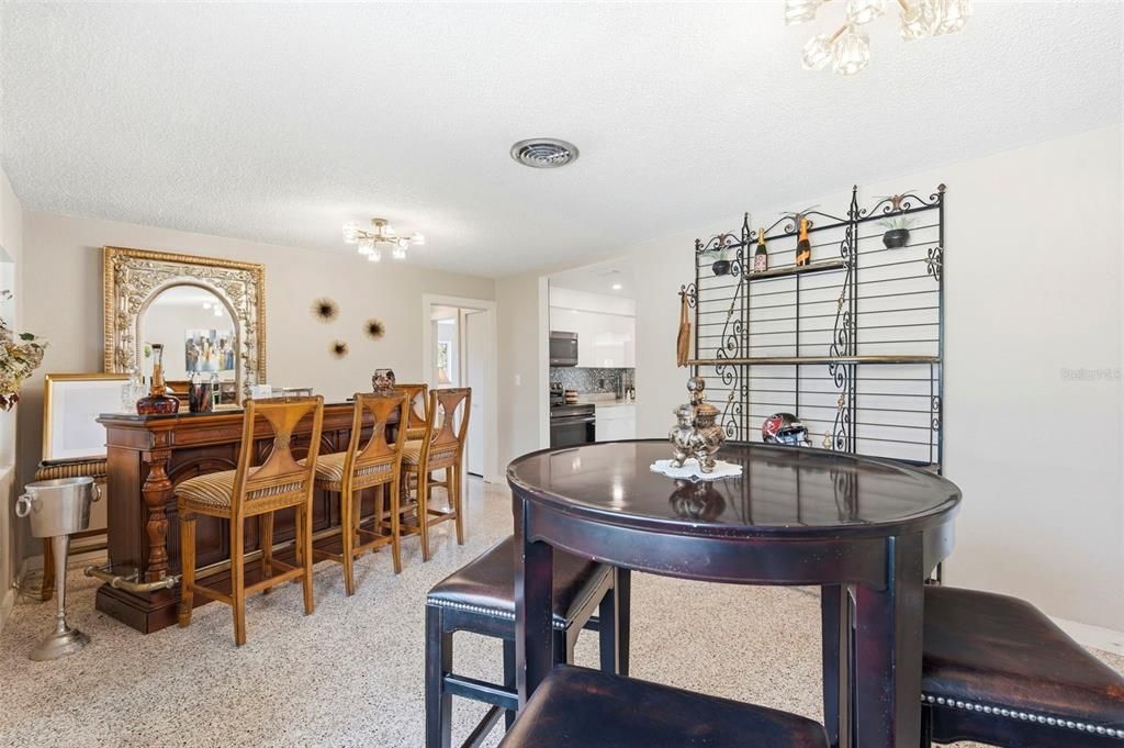 На продажу: $495,000 (3 спален, 2 ванн, 1980 Квадратных фут)