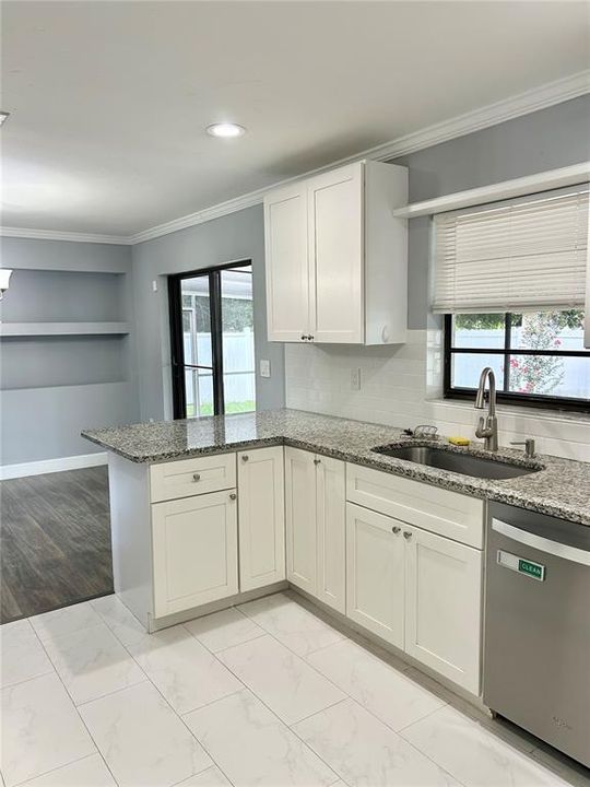 For Sale: $469,000 (3 beds, 3 baths, 1663 Square Feet)