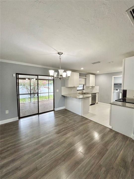 For Sale: $469,000 (3 beds, 3 baths, 1663 Square Feet)
