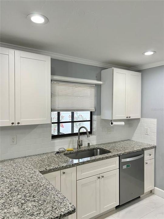 For Sale: $469,000 (3 beds, 3 baths, 1663 Square Feet)