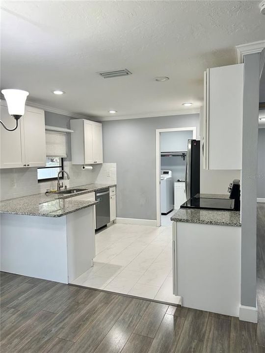 For Sale: $469,000 (3 beds, 3 baths, 1663 Square Feet)