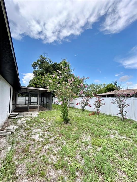 For Sale: $469,000 (3 beds, 3 baths, 1663 Square Feet)