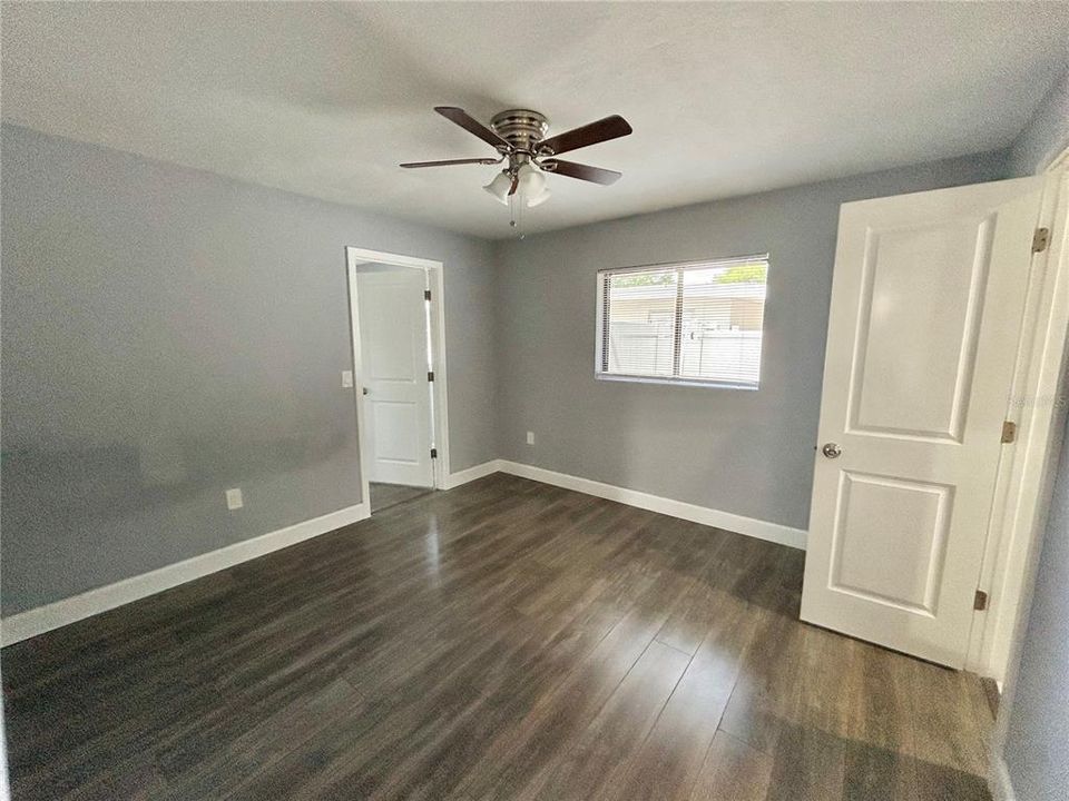 For Sale: $469,000 (3 beds, 3 baths, 1663 Square Feet)