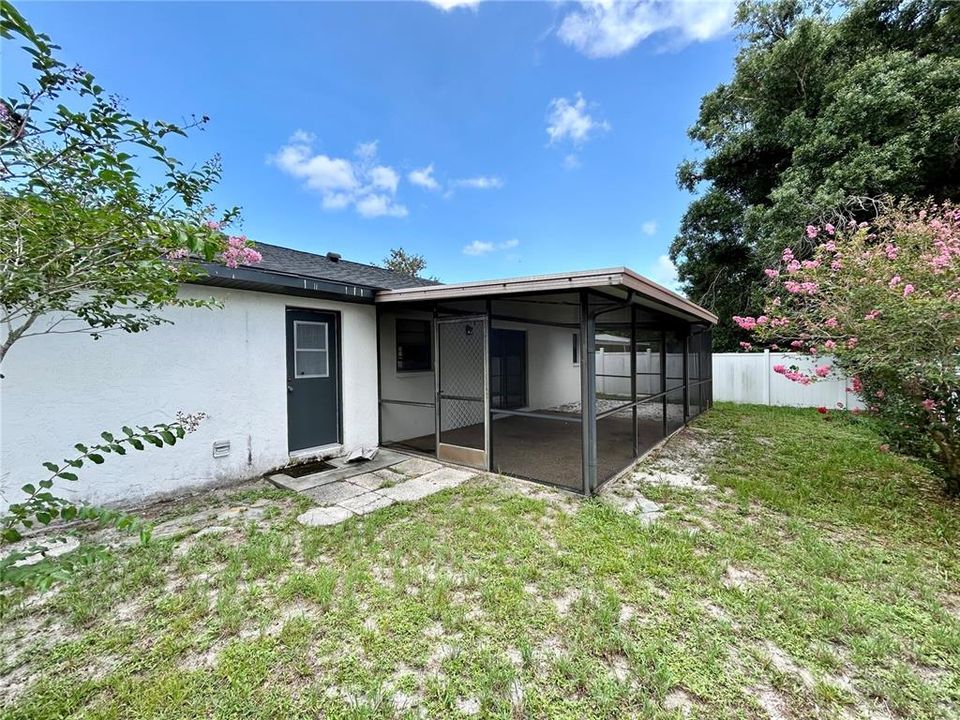 For Sale: $469,000 (3 beds, 3 baths, 1663 Square Feet)