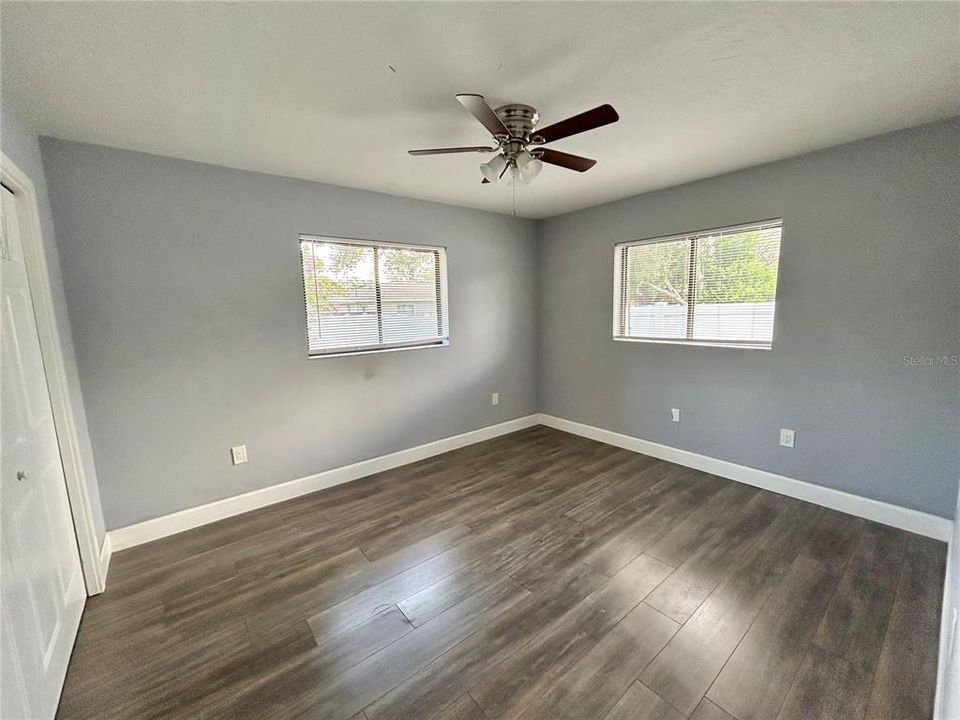 For Sale: $469,000 (3 beds, 3 baths, 1663 Square Feet)