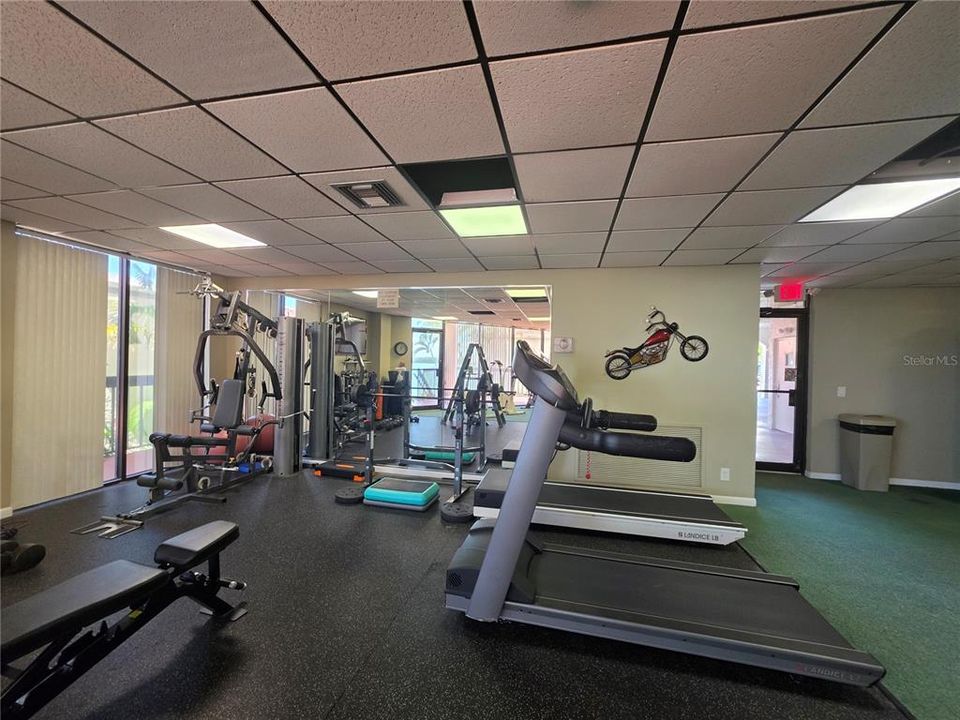 For Rent: $2,800 (2 beds, 2 baths, 915 Square Feet)