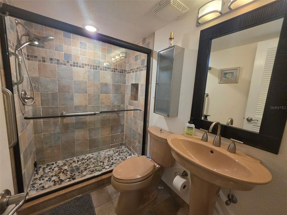 En Renta: $2,400 (2 camas, 2 baños, 915 Pies cuadrados)