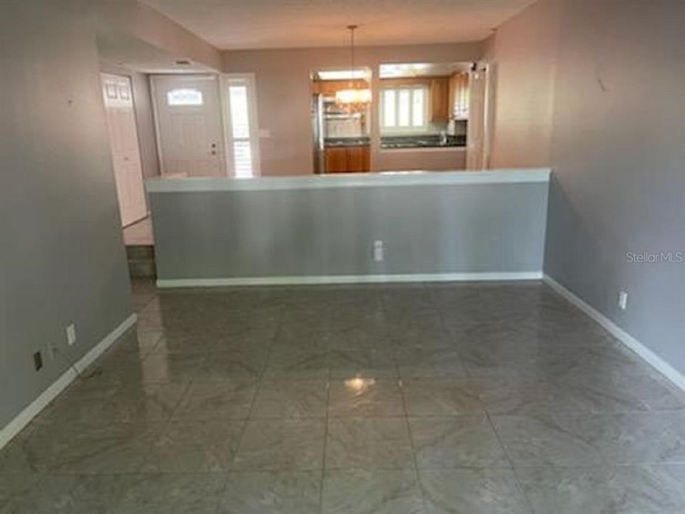 For Rent: $2,150 (2 beds, 1 baths, 1100 Square Feet)