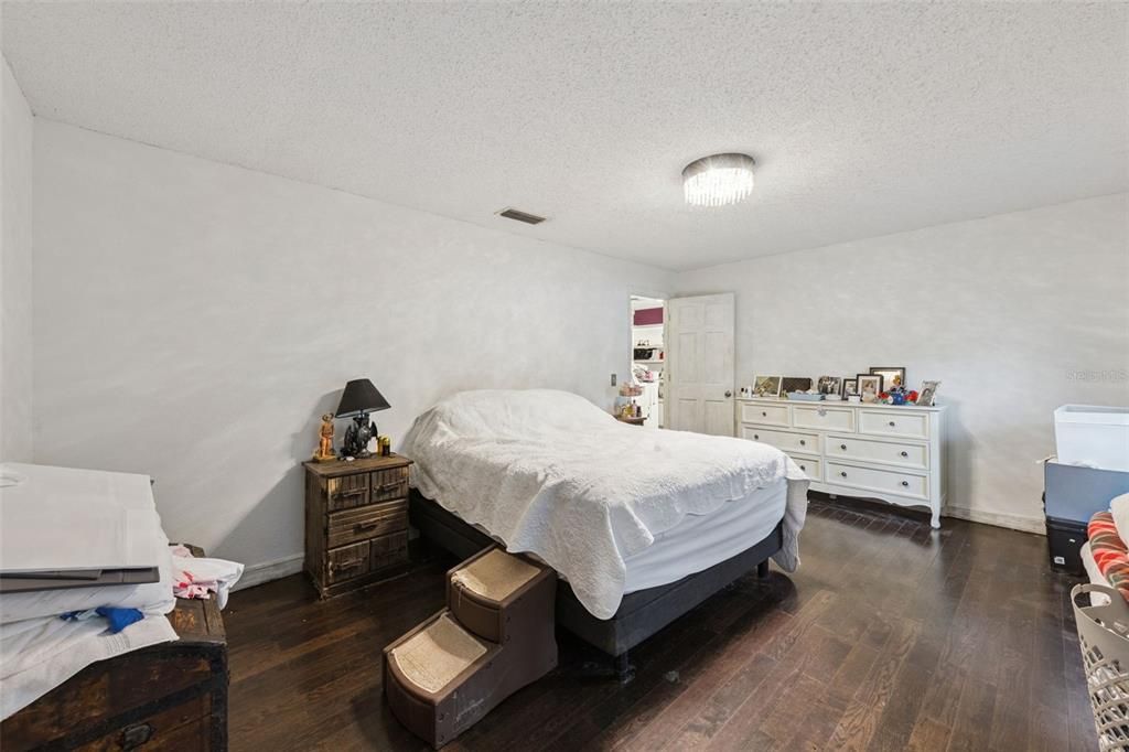 For Sale: $425,000 (3 beds, 2 baths, 1922 Square Feet)