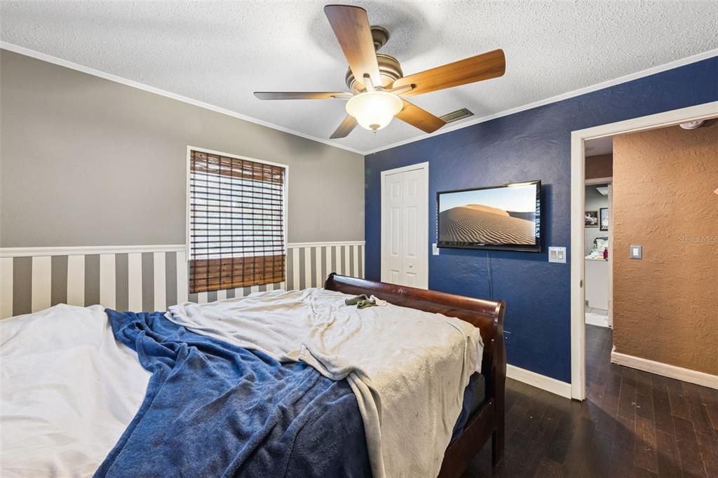 For Sale: $425,000 (3 beds, 2 baths, 1922 Square Feet)