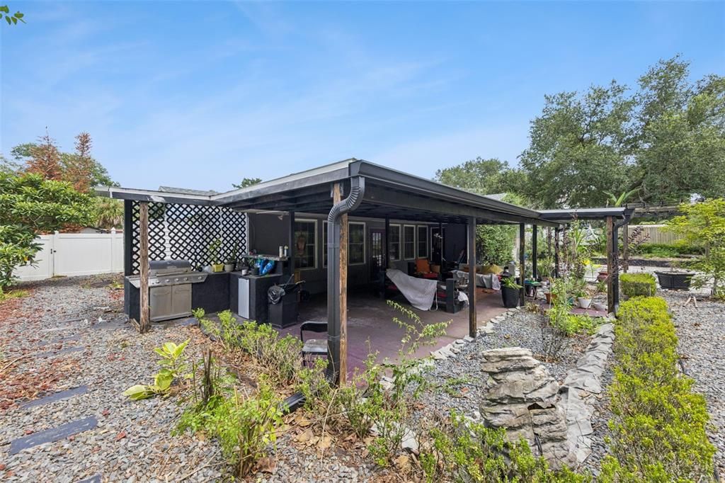 For Sale: $425,000 (3 beds, 2 baths, 1922 Square Feet)