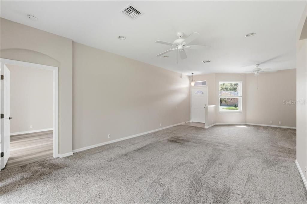 For Sale: $329,900 (3 beds, 2 baths, 1814 Square Feet)