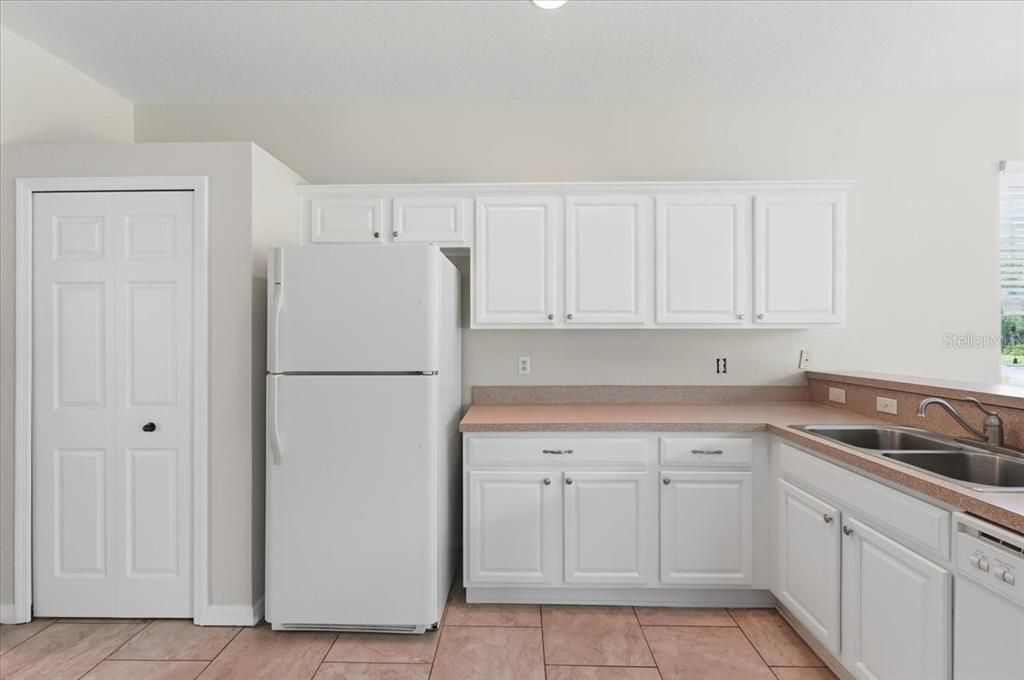 For Sale: $329,900 (3 beds, 2 baths, 1814 Square Feet)